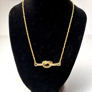 Vintage Lovers Knot Sailors Knot Bar Pendant Gold Tone Chain Necklace Twisted
